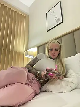 Snapshot of paulinaalatalo chatting on 02/02/26, 05:22 paulinaalatalo online show from 02/02/26, 05:22