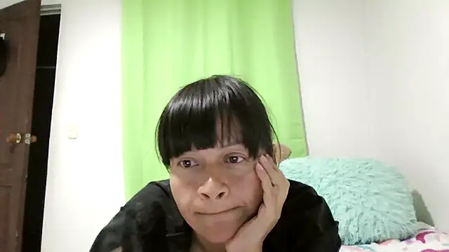 Snapshot of adri89-g chatting on 05/10/26, 04:28 adri89-g online show from 05/10/26, 04:28