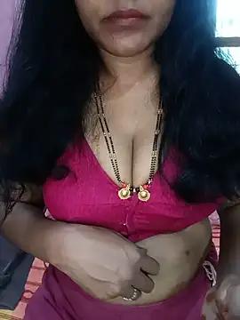 Snapshot of KannadaTamilTeluguBeauty chatting on 06/03/26, 08:50 KannadaTamilTeluguBeauty online show from 06/03/26, 08:50