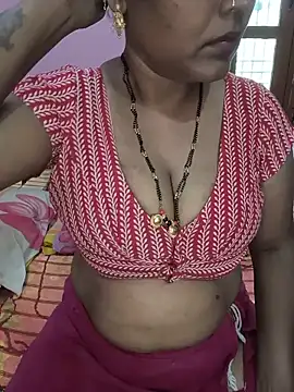 Snapshot of KannadaTamilTeluguBeauty chatting on 06/16/26, 07:33 KannadaTamilTeluguBeauty online show from 06/16/26, 07:33