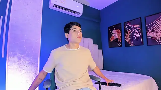 SandroVeyra online show from 10/21/25, 12:44