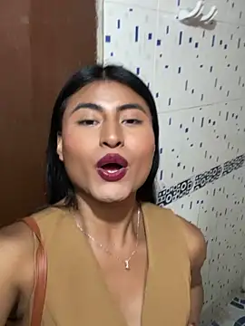 Michelle Narvaez online show from 10/20/25, 02:34