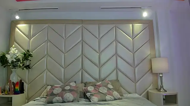 AishaValcazar online show from 02/28/26, 04:02