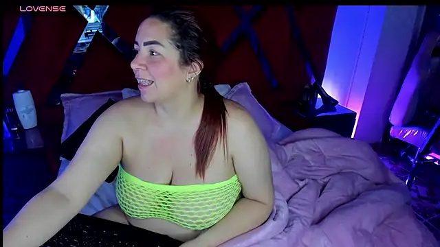 alexiaystive3 online show from 10/12/25, 10:36