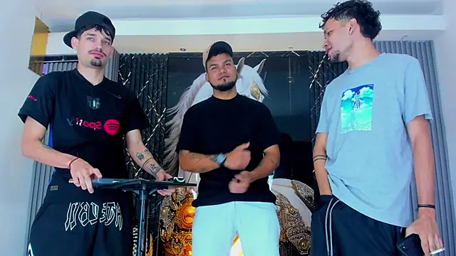 Snapshot of Iam_Steven chatting on 11/06/25, 12:50 Iam Steven online show from 11/06/25, 12:50