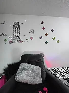 Gabilicious25 online show from 11/20/25, 09:42