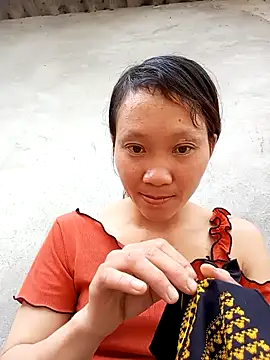 bonnie-00 online show from 10/13/25, 03:17