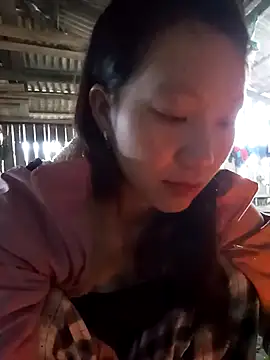 bonnie-00 online show from 11/26/25, 12:00