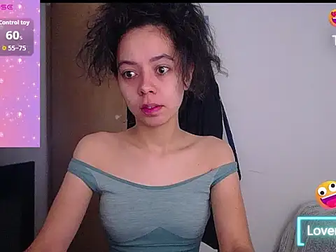 Snapshot of Annie_rosse1017 chatting on 09/19/25, 09:54 Annie rosse1017 online show from 09/19/25, 09:54