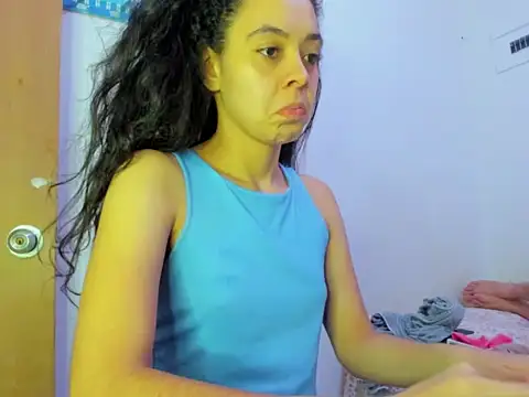 Snapshot of Annie_rosse1017 chatting on 02/20/26, 05:37 Annie rosse1017 online show from 02/20/26, 05:37