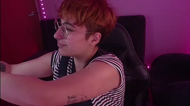 Miacatsito3 online show from 10/02/25, 05:03