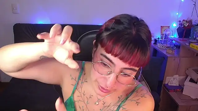 Snapshot of Miacatsito3 chatting on 03/21/26, 11:19 Miacatsito3 online show from 03/21/26, 11:19