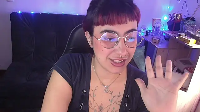Snapshot of Miacatsito3 chatting on 03/26/26, 04:56 Miacatsito3 online show from 03/26/26, 04:56