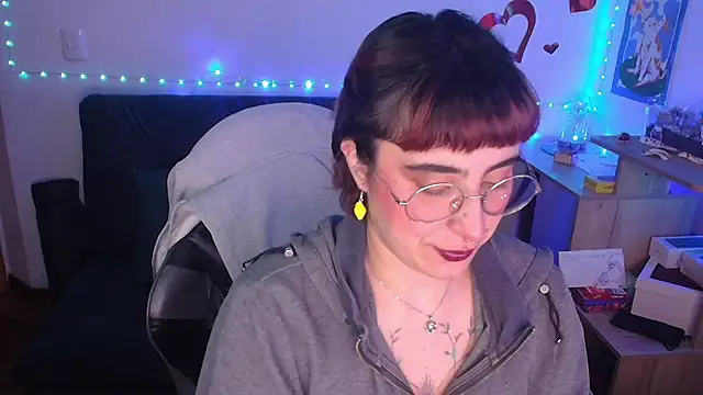 Snapshot of Miacatsito3 chatting on 04/16/26, 01:50 Miacatsito3 online show from 04/16/26, 01:50