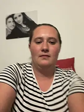 Snapshot of CurvySabrina chatting on 09/15/25, 07:25 CurvySabrina online show from 09/15/25, 07:25