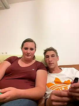 Snapshot of CurvySabrina chatting on 09/21/25, 12:01 CurvySabrina online show from 09/21/25, 12:01