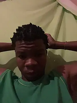 Snapshot of thatotheroneguy chatting on 11/11/25, 02:00 thatotheroneguy online show from 11/11/25, 02:00