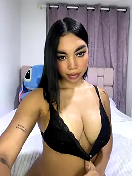 karolaalcendra online show from 11/23/25, 04:45