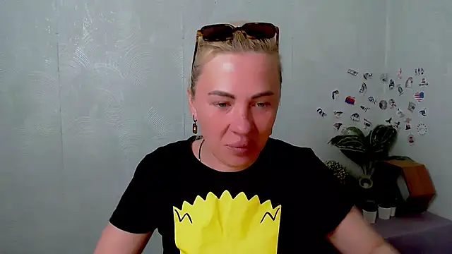 EmmaCat  online show from 05/05/26, 04:20