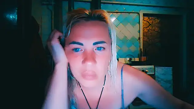 EmmaCat  online show from 06/10/26, 07:02