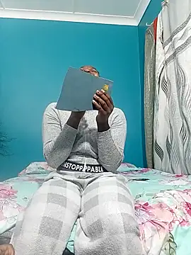 BlondieBitch online show from 11/16/25, 05:07