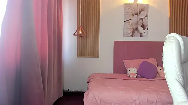 KoraRousee online show from 10/21/25, 01:01