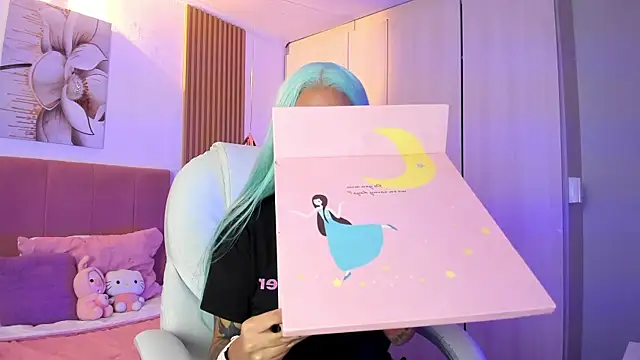 KoraRousee online show from 10/24/25, 01:40