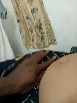 Snapshot of meenahotdarling chatting on 09/14/25, 04:39 meenahotdarling online show from 09/14/25, 04:39