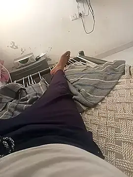 Snapshot of meenahotdarling chatting on 09/25/25, 02:37 meenahotdarling online show from 09/25/25, 02:37