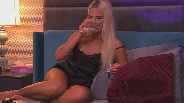 YssabelFox online show from 09/23/25, 03:42