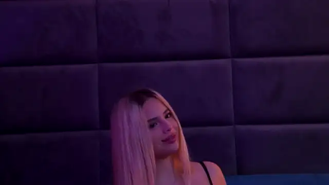 YssabelFox online show from 11/15/25, 03:52