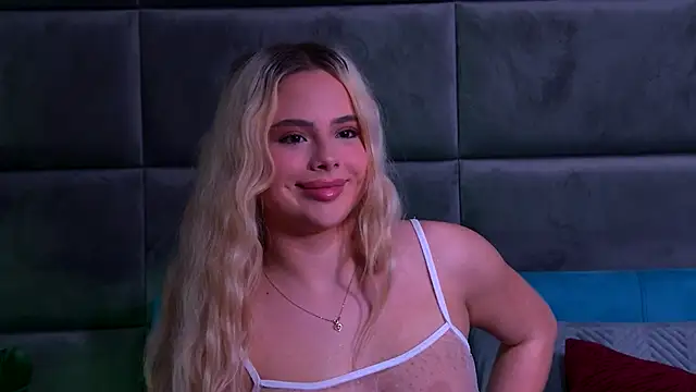 YssabelFox online show from 11/22/25, 03:55