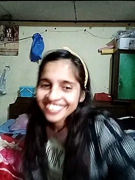 Snapshot of Saloni-Gupta chatting on 12/22/25, 10:56 Saloni-Gupta online show from 12/22/25, 10:56
