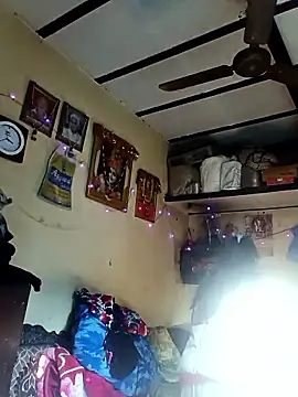 Snapshot of Saloni-Gupta chatting on 01/12/26, 10:09 Saloni-Gupta online show from 01/12/26, 10:09