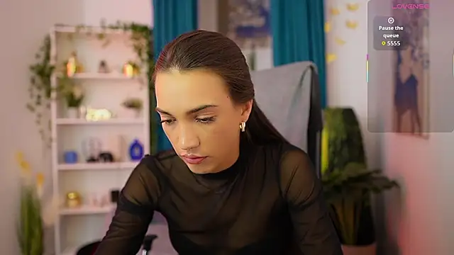 Alexis Love  online show from 11/13/25, 04:17