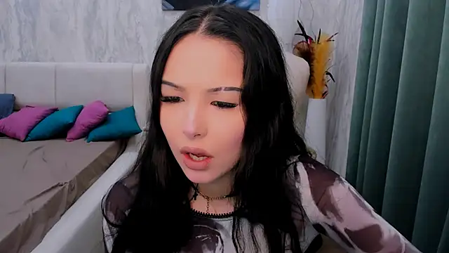 ElizabethParkk online show from 10/13/25, 08:25