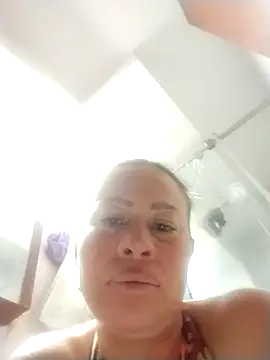 LaraCaliente online show from 10/01/25, 07:14