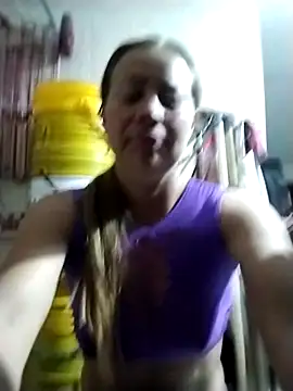 LaraCaliente online show from 10/06/25, 09:07