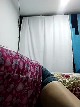 LaraCaliente online show from 03/10/26, 01:10