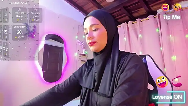 ShanaJamil online show from 10/14/25, 12:06