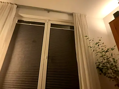 Snapshot of didil1900 chatting on 10/11/25, 04:01 didil1900 online show from 10/11/25, 04:01