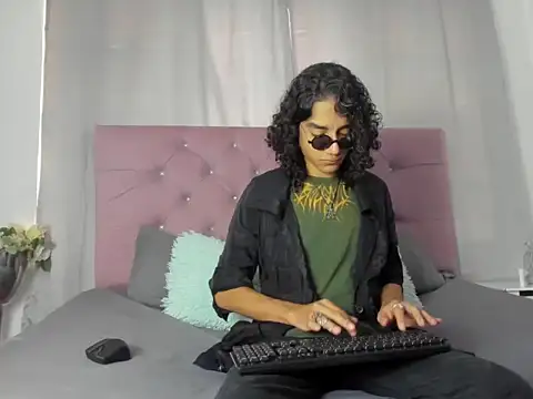 EthanBlackwoodd online show from 10/09/25, 07:23