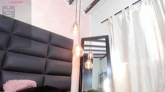 miss-ashley- online show from 10/10/25, 01:21