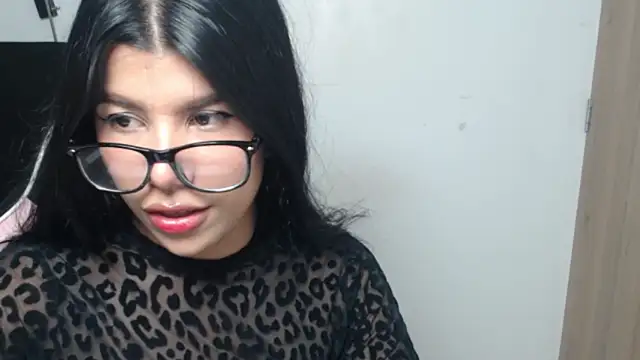 Snapshot of MayaScott11 chatting on 05/15/26, 09:27 MayaScott11 online show from 05/15/26, 09:27