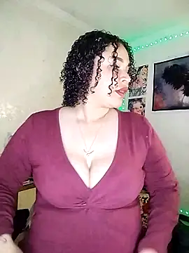 Snapshot of Julie_wallace chatting on 02/06/26, 02:31 Julie wallace online show from 02/06/26, 02:31