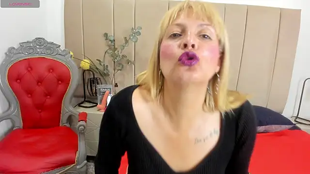 Snapshot of paultte chatting on 04/15/26, 02:24 paultte online show from 04/15/26, 02:24
