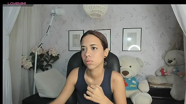 Anntonellaa online show from 11/22/25, 12:15