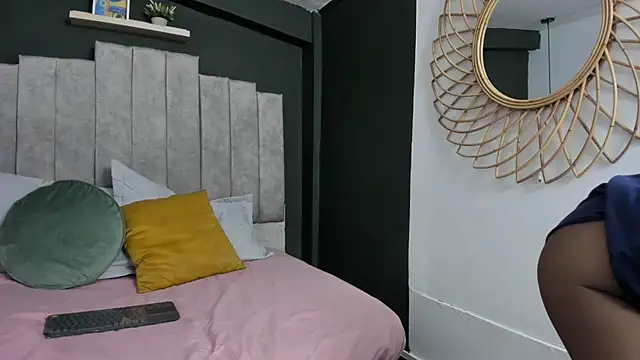 Lilithmuller  online show from 12/17/25, 07:20