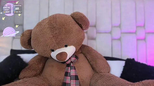 Snapshot of _GigiDoll_ chatting on 11/26/25, 11:55 GigiDoll online show from 11/26/25, 11:55