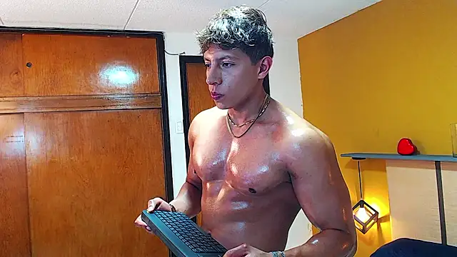 Snapshot of arnold_taylor chatting on 03/19/26, 12:14 arnold taylor online show from 03/19/26, 12:14